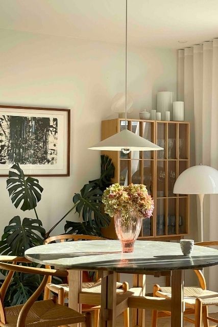 Marmor spisebord med Y-stole