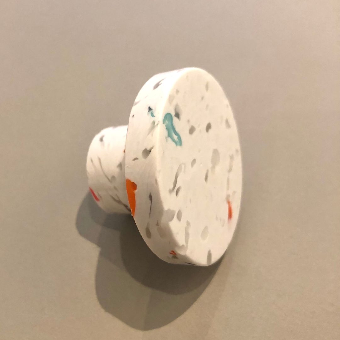 Greb i 100% plast i hvid og multifarver