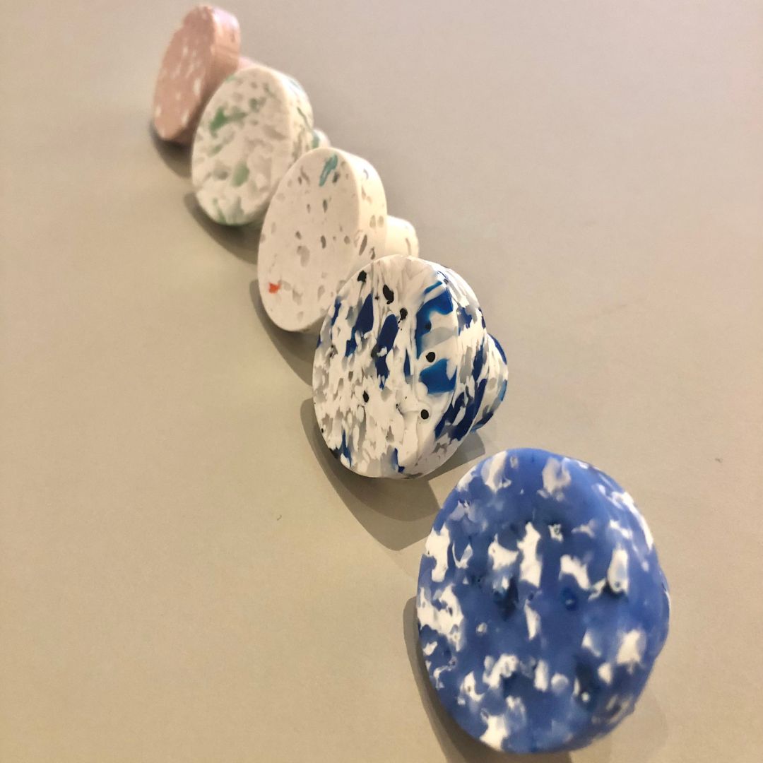 Greb i 100% plast i blå og hvid