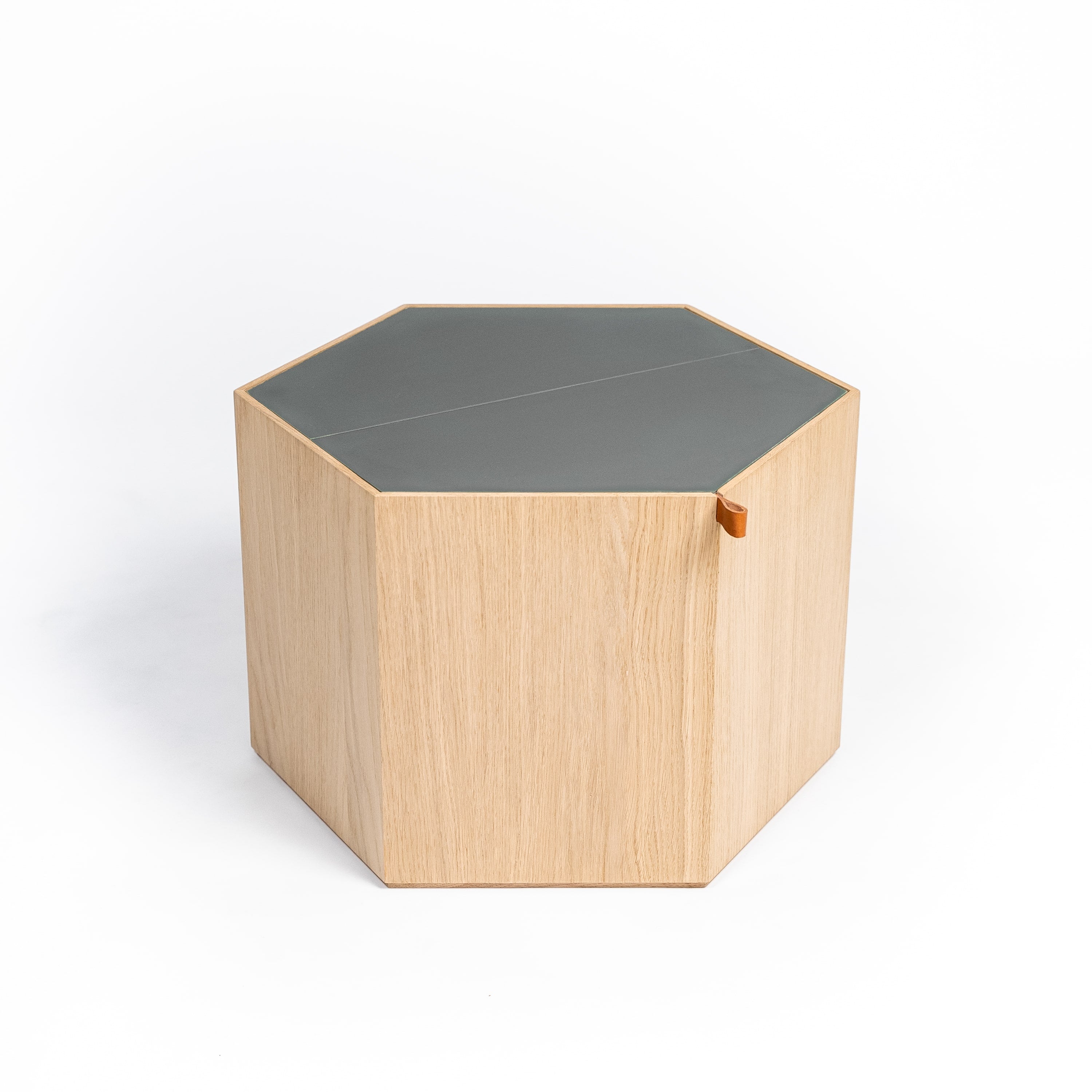 Sidebord i hexagon form