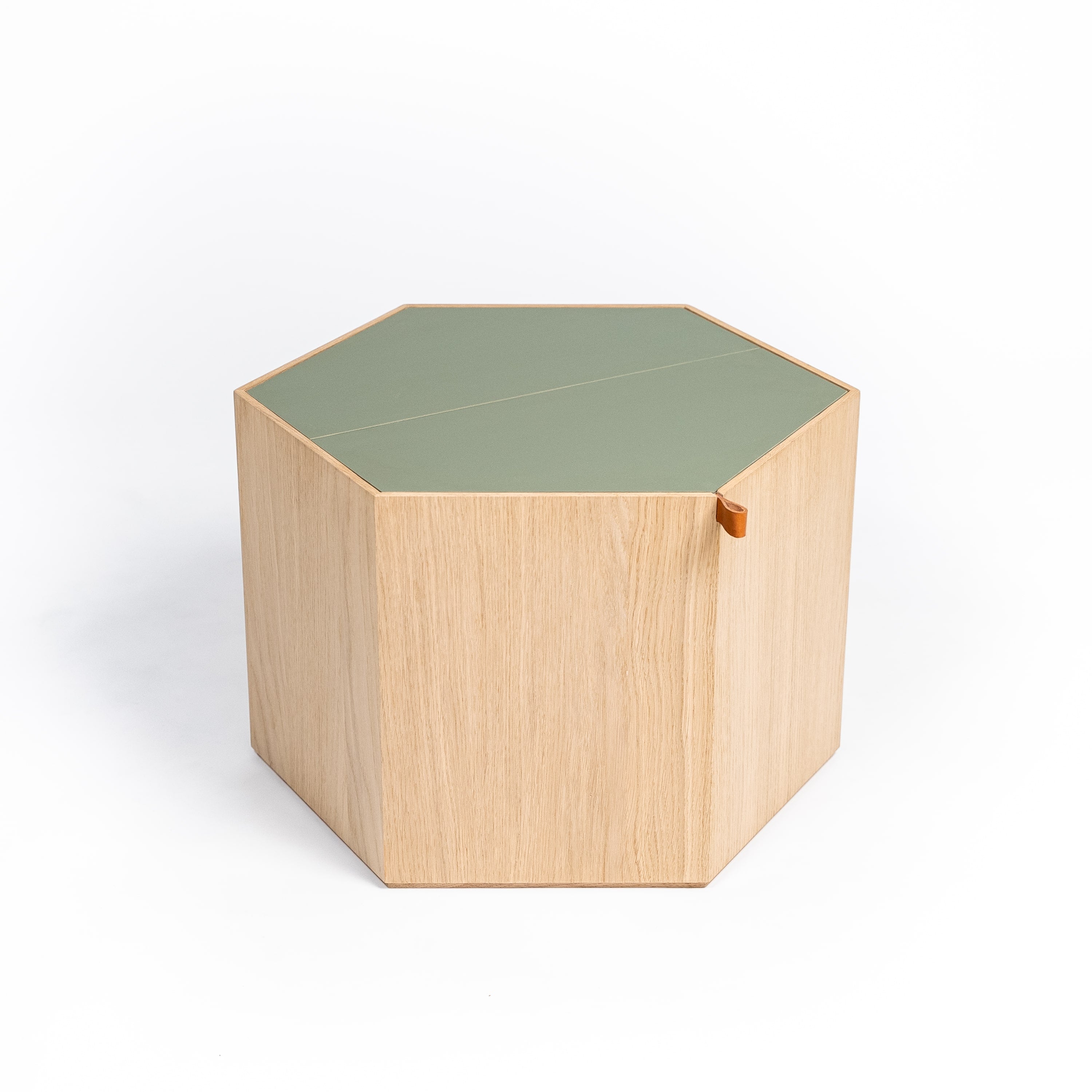 Sidebord i hexagon form