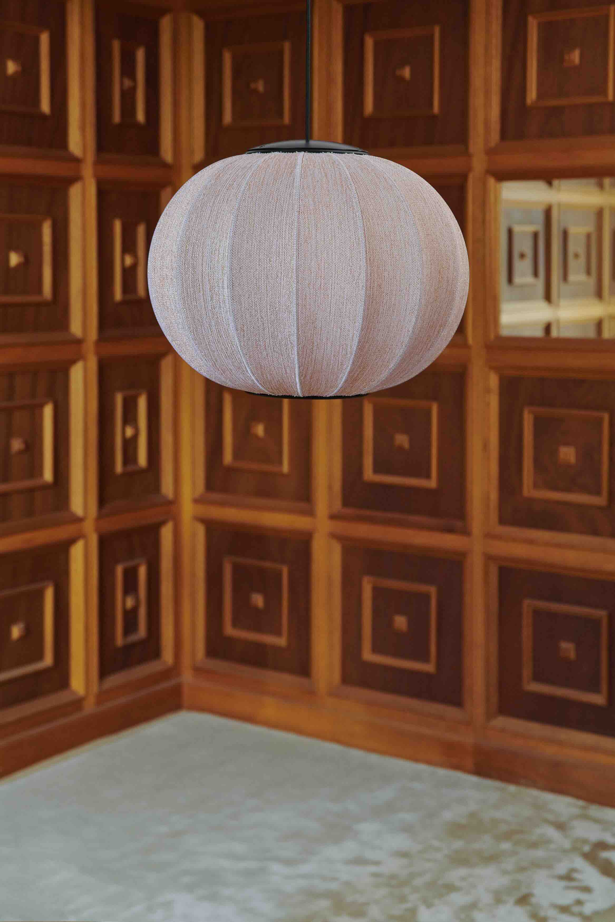 Loftlampe i glitter med sort ledning