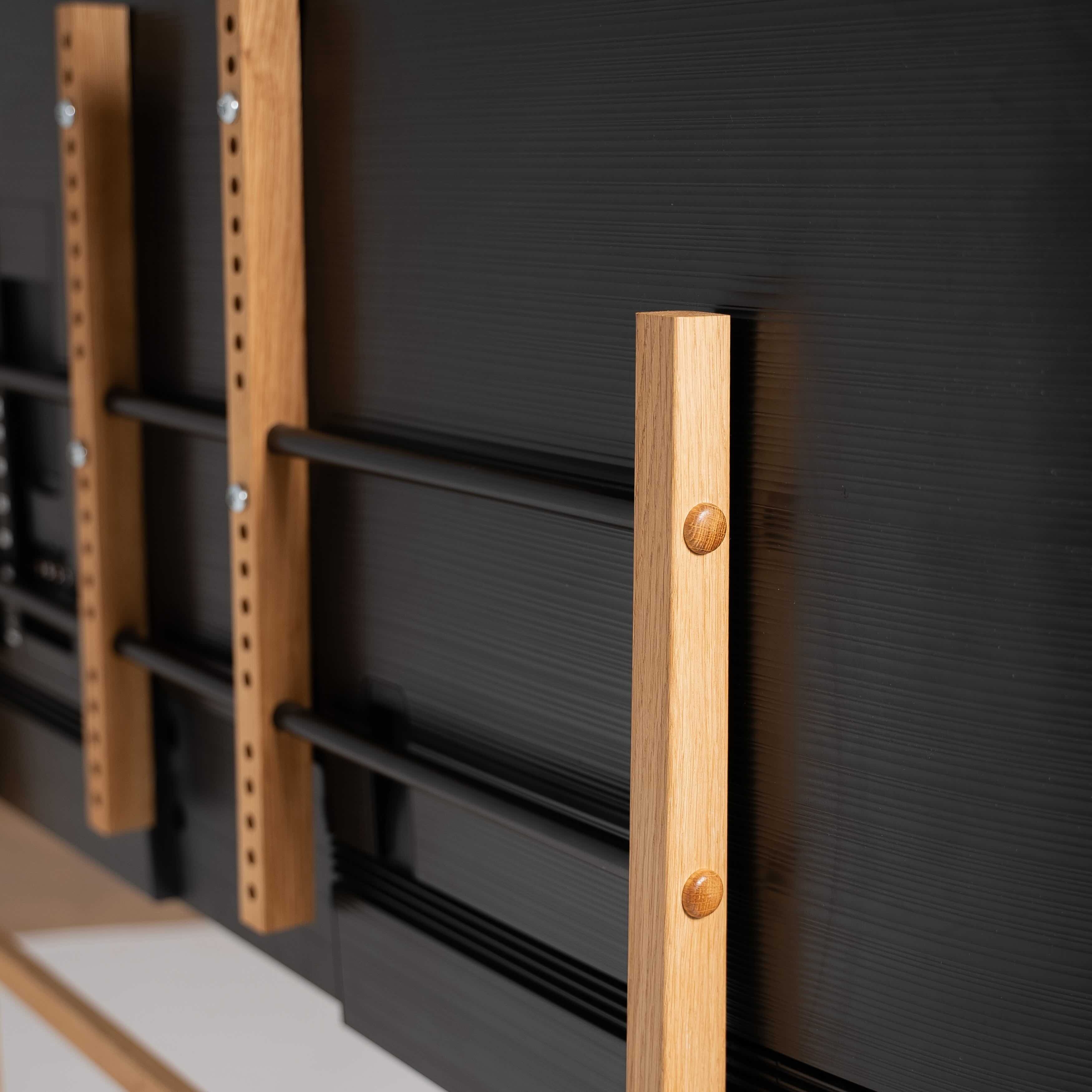 Tv stander vist bagfra