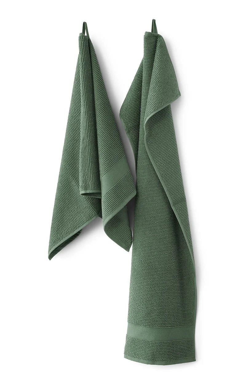 Slow cotton towel from Compliments