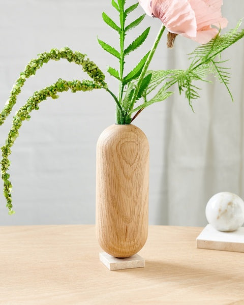 Vase i egetræ