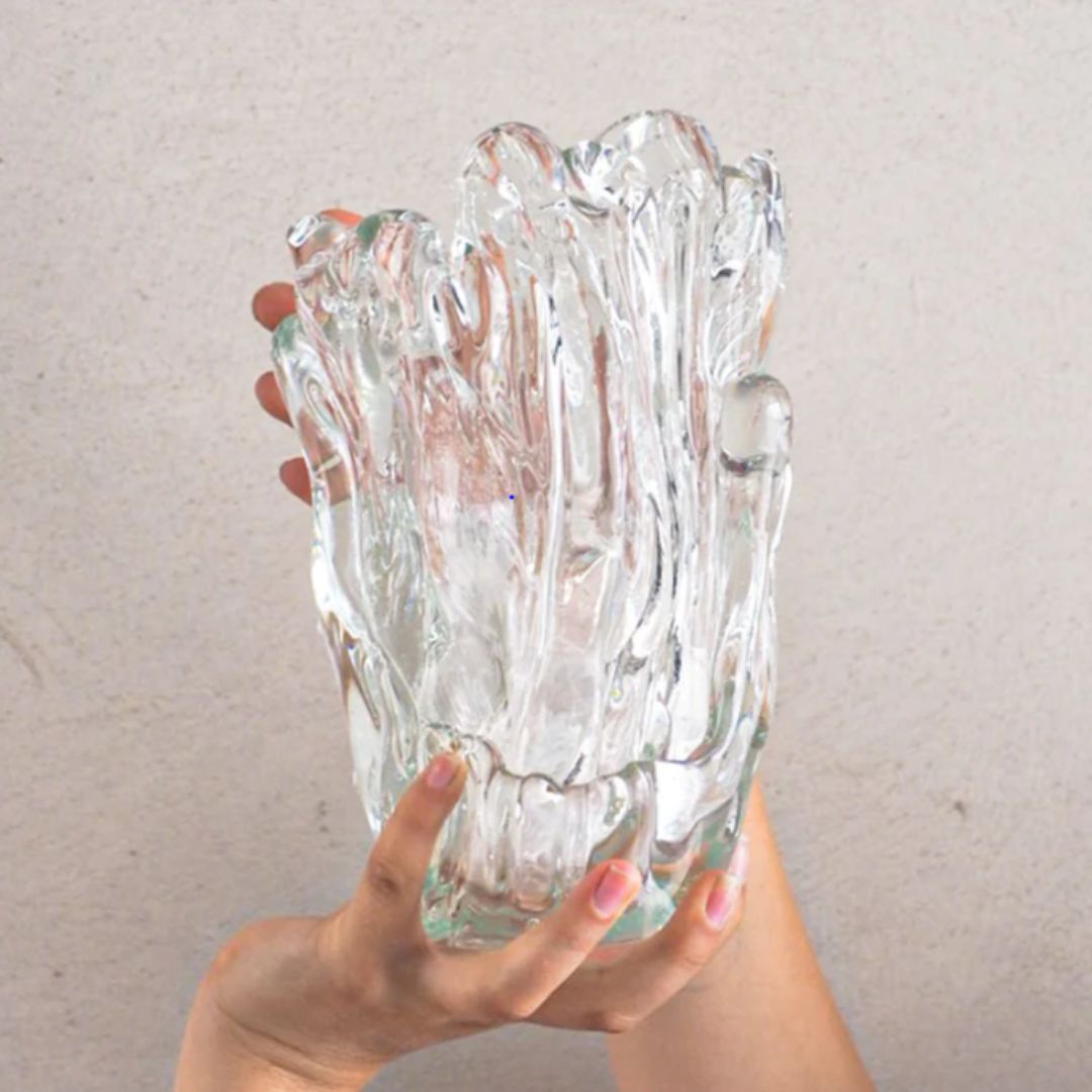 Lille vase i genbrugsglas