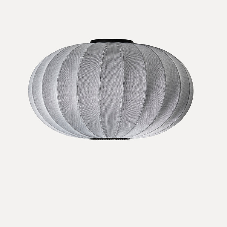 Loftlampe i sølv med sorte detaljer