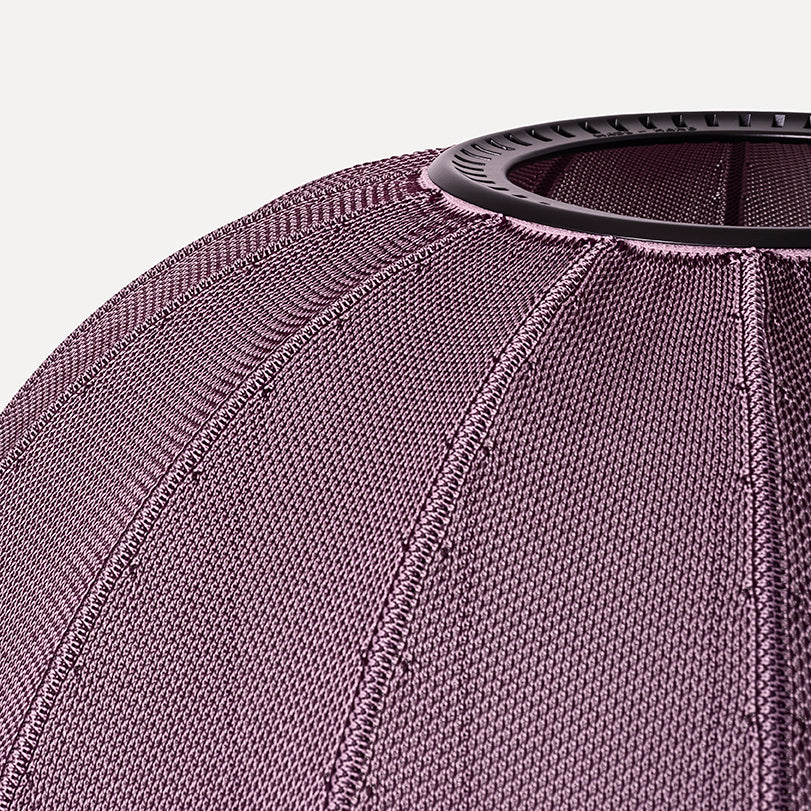 Nærbillede af lampe i lille / sort