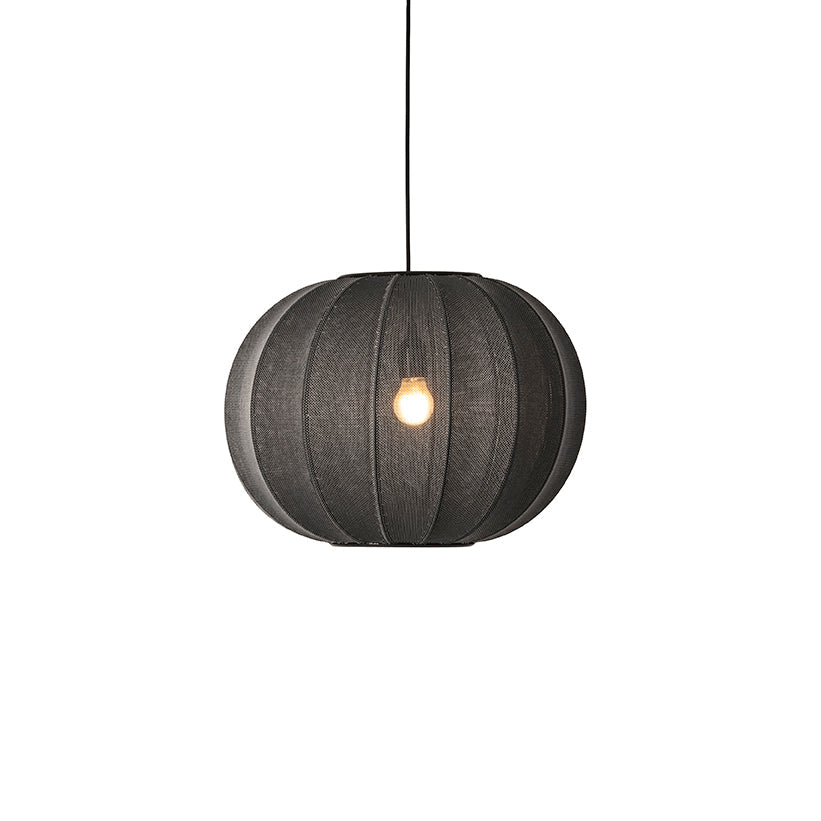 Loftlampe i sort stof med sort ledning