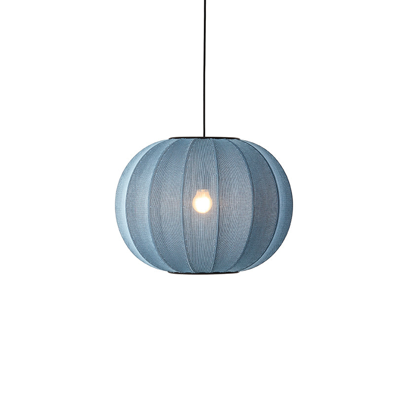 Loftelampe i blå med sort ledning