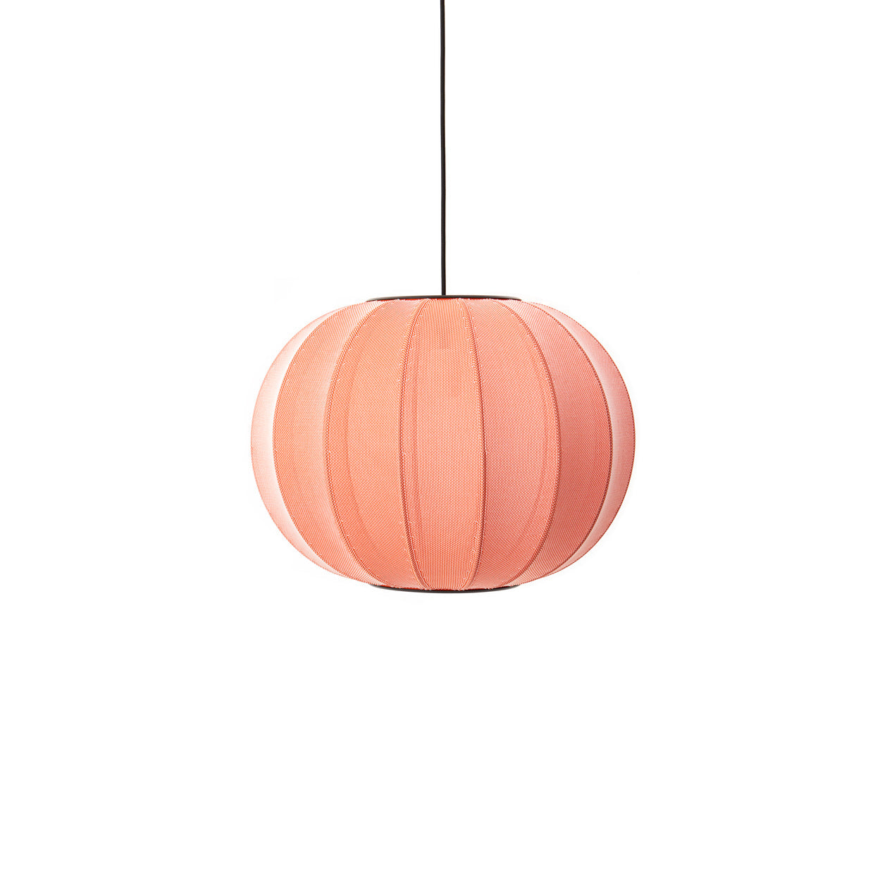 Loftlampe i koral med sort ledning