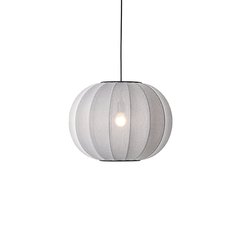 Loftlampe i sølv med sort ledning