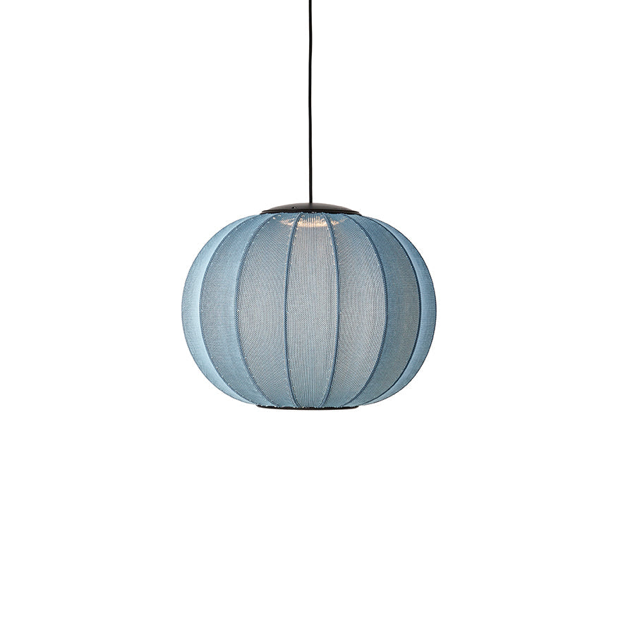 Rund loftlampe i blå med sort ledning