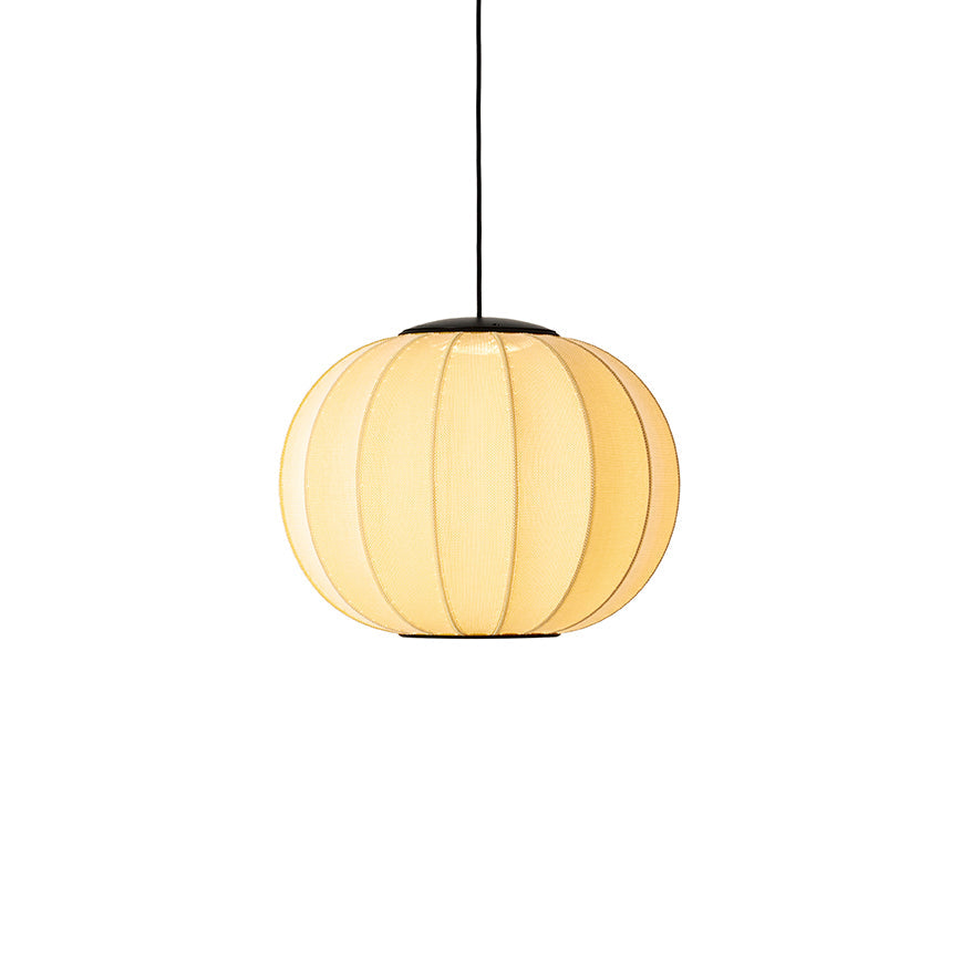 Rund loftlampe i gul med sort ledning