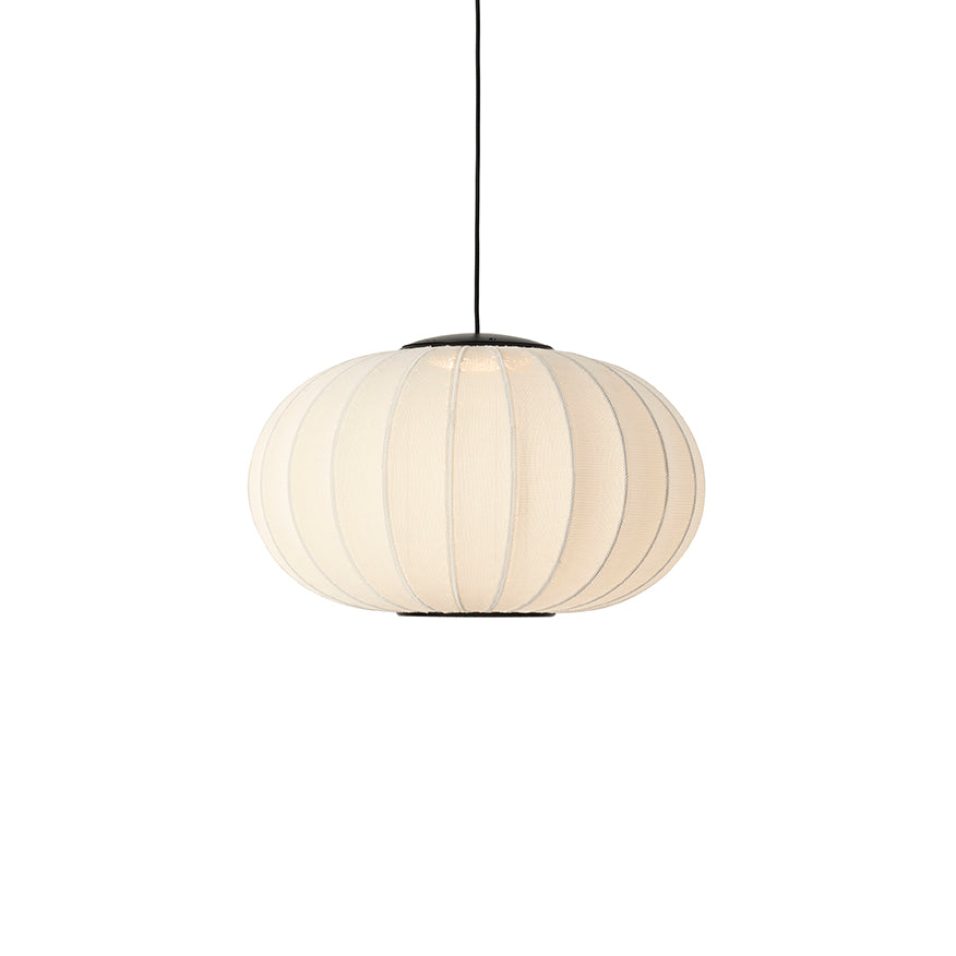Loftlampe i beige med sort ledning