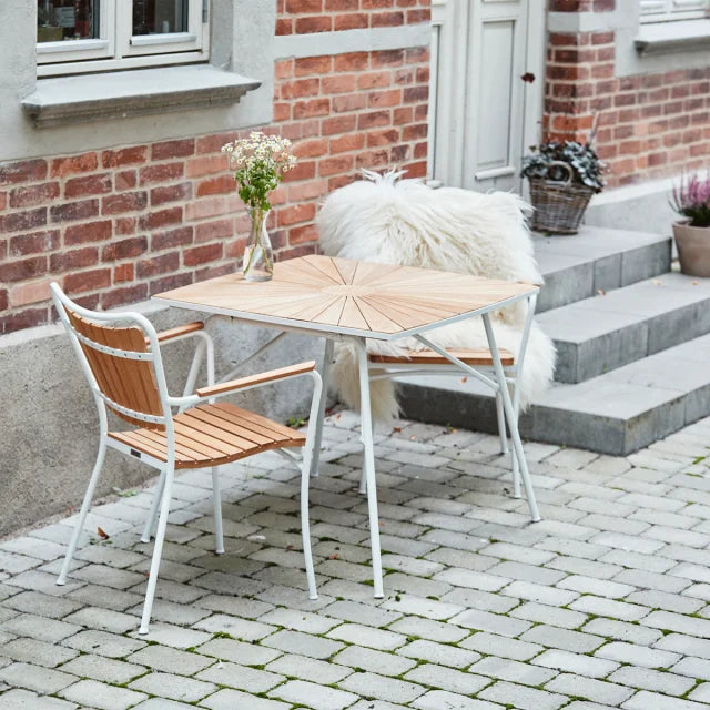 Lille cafesæt i margueritserien fra Mandalay