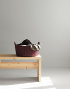 Stort kurv med håndtag i blommefarve 