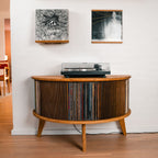 Display Luna vinylmøbel i stue, med pladespiller på