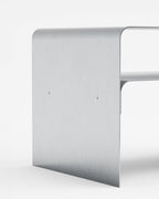 børstet aluminium sofabord med hylde