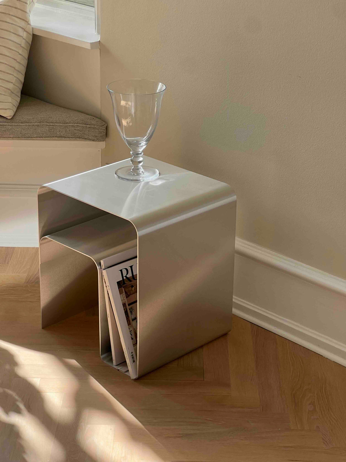 BALU_03 - Side table with storage 40cm