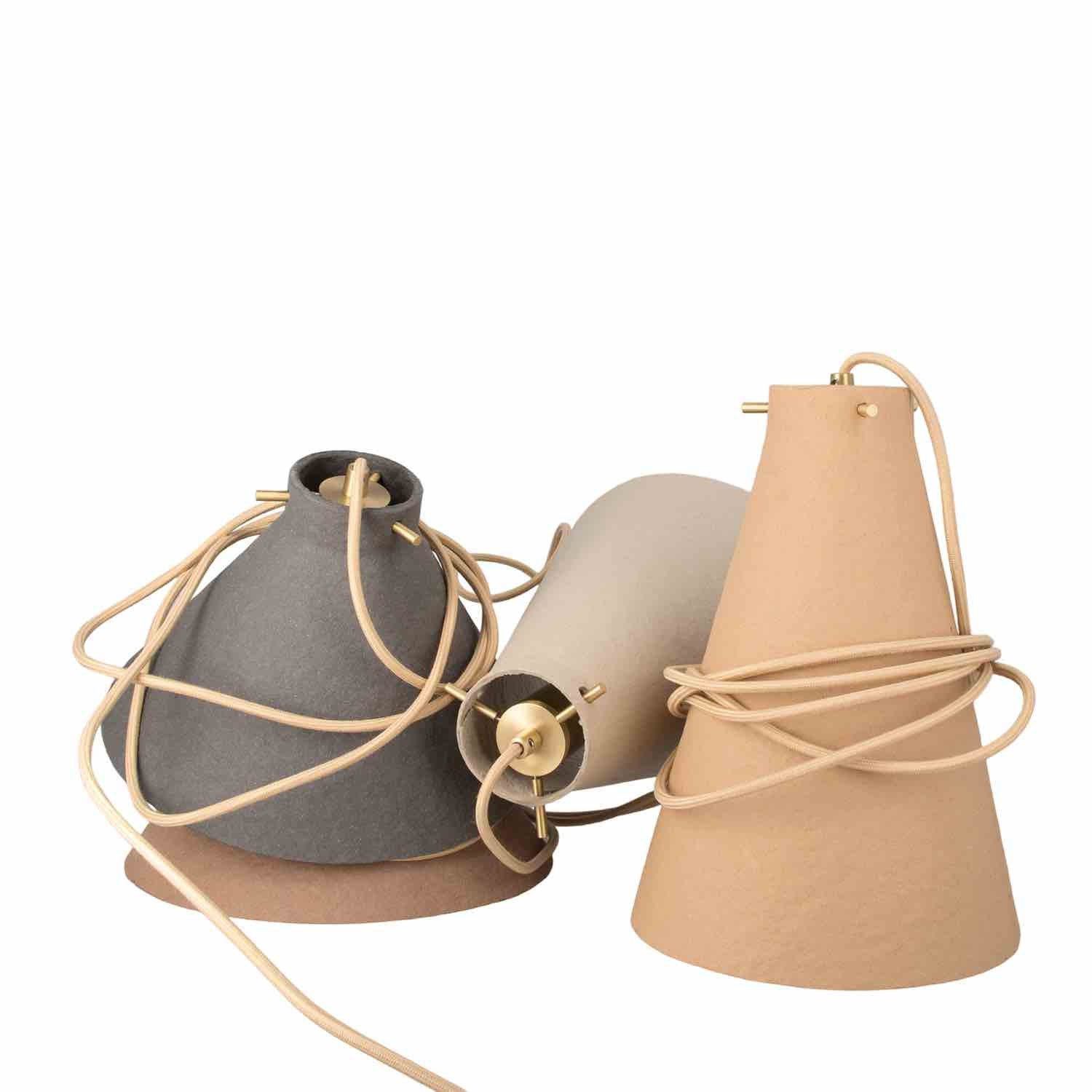Loftlamper i jordfarver stablet