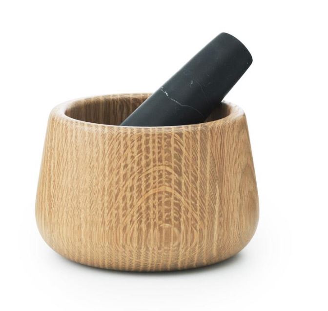 Morter og støder i eg og marmor