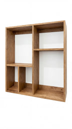 Sættekasse med 5 rum på hvid baggrund. 