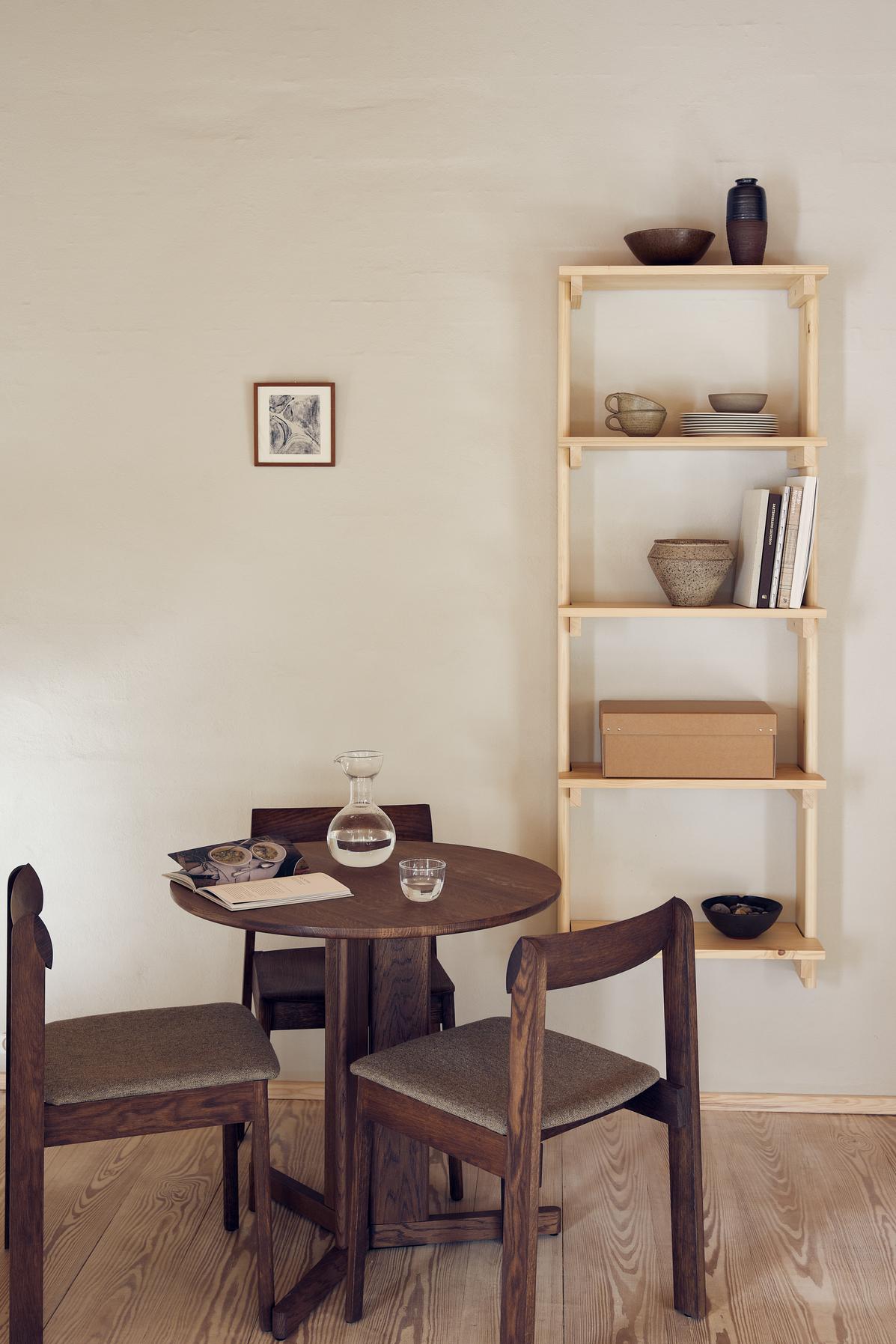 Trefoil rundt bord i træ Ø75 - Form & Refine