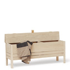 Bænk med opbevaring i lys træ