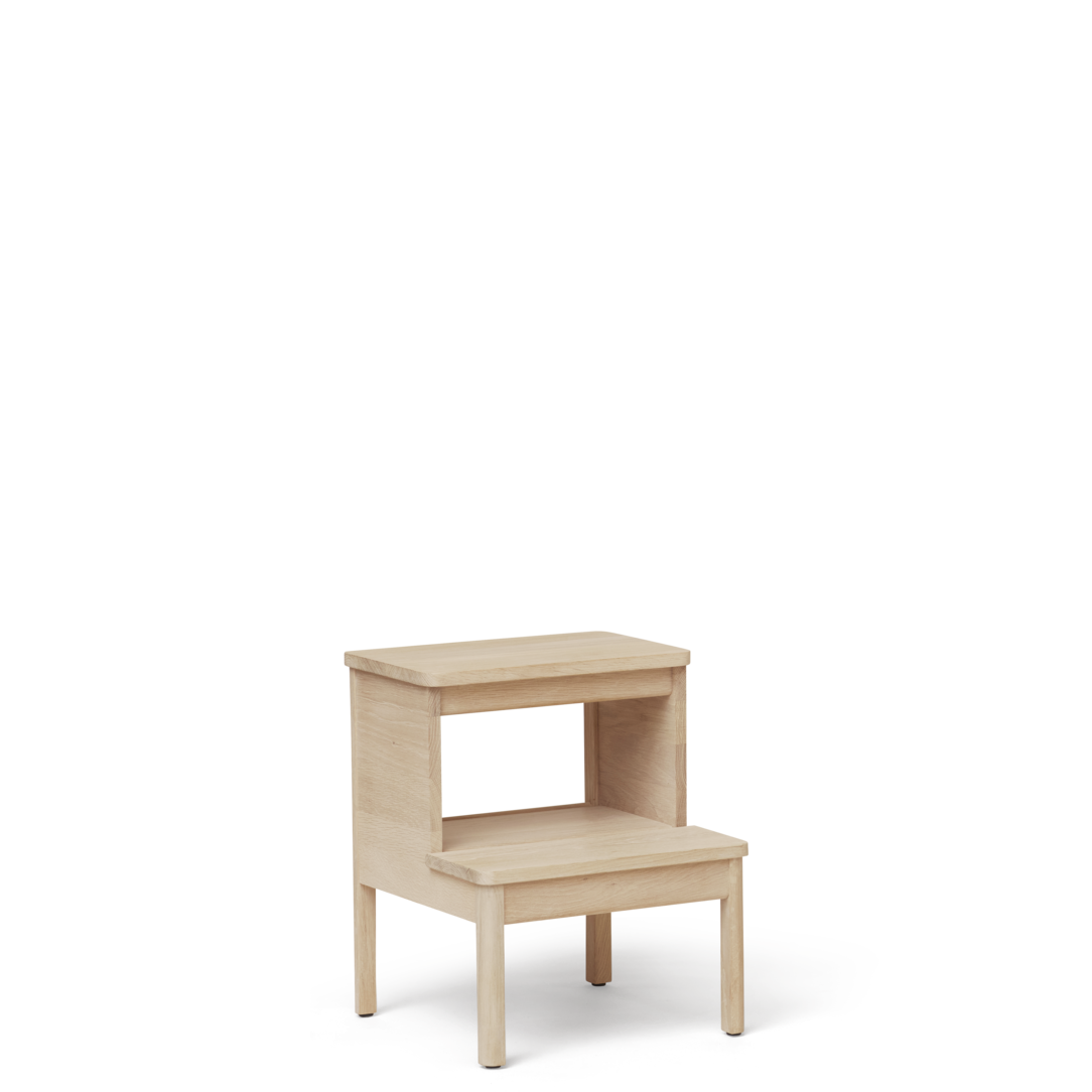 Skammel med 2 trin i lys eg