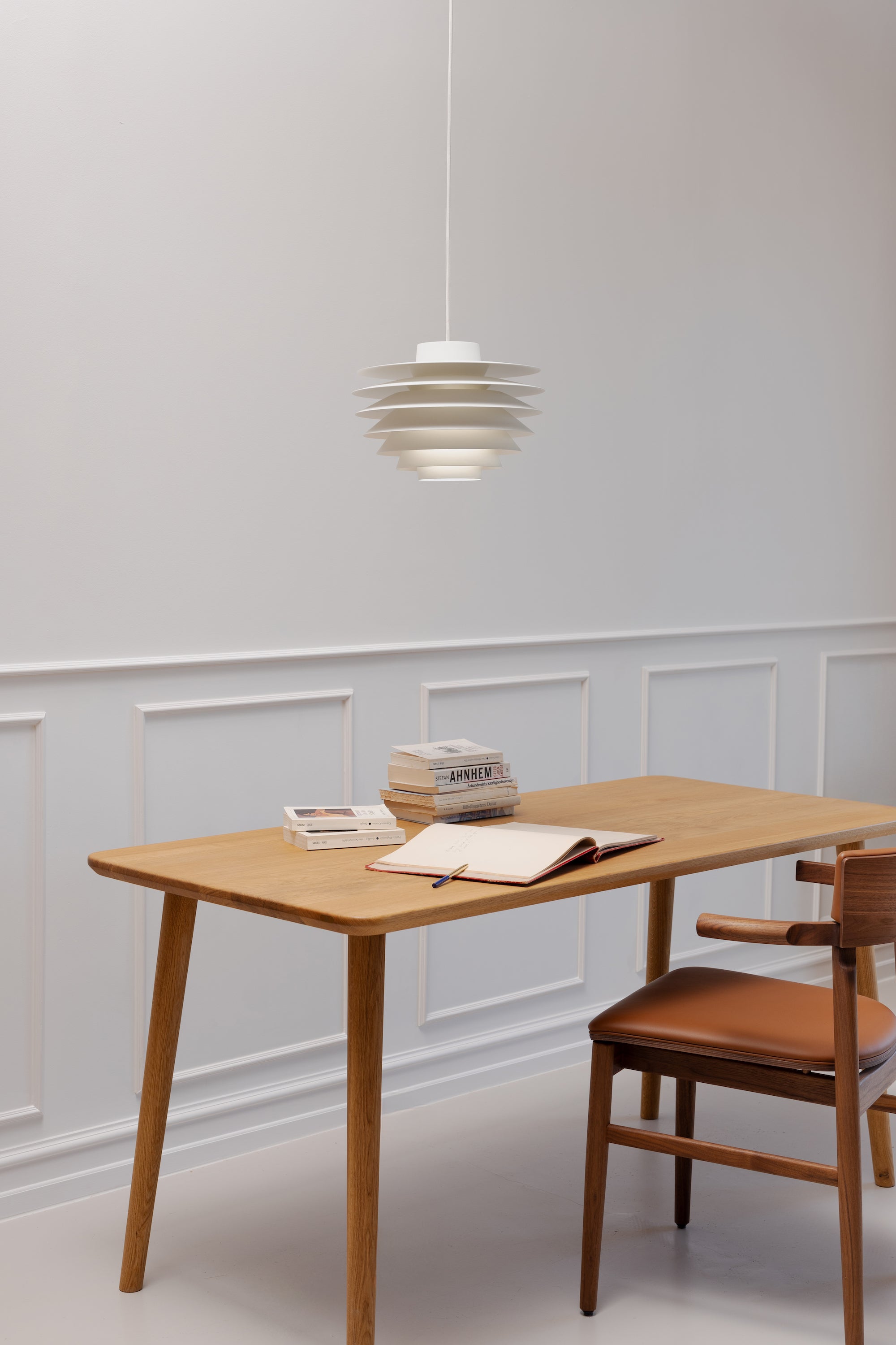 Verona lampe hvid fra Lyfa - (Udstillingsmodel)