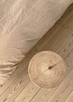 Flot træskammel i thuja - Gry af Katholm