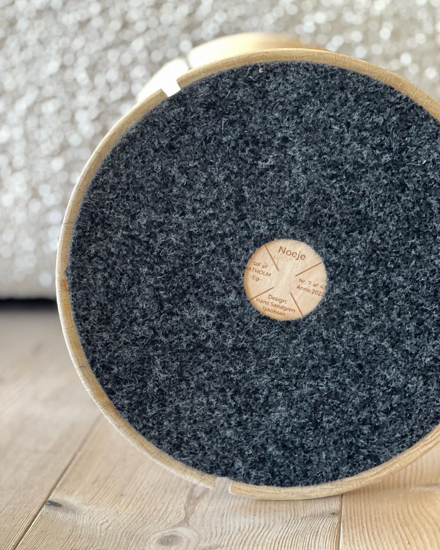 Filtbund til lille træskammel