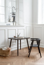 Børnemøbler i mørk bejset egetræ