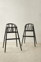 Højstole i mørk bejset egetræ