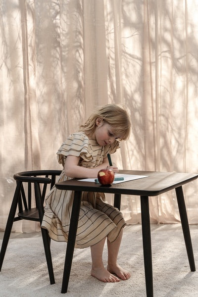 Børnemøbler i sort bejset egetræ