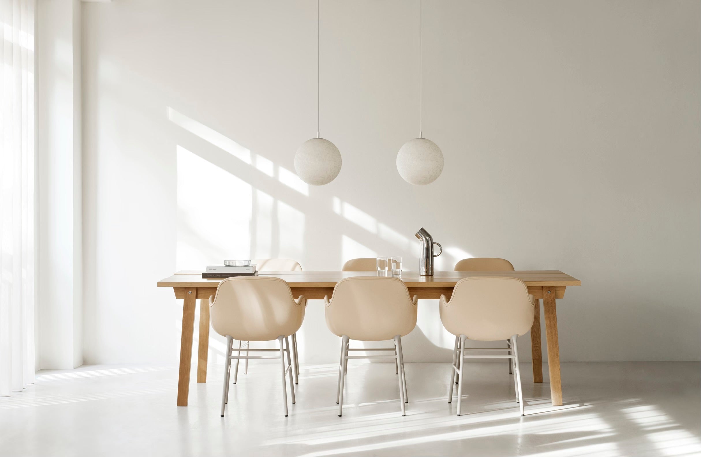 2 lamper i ø30 hængende over spisebord