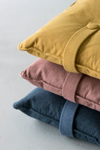 Puder i gul, lyserød og blå