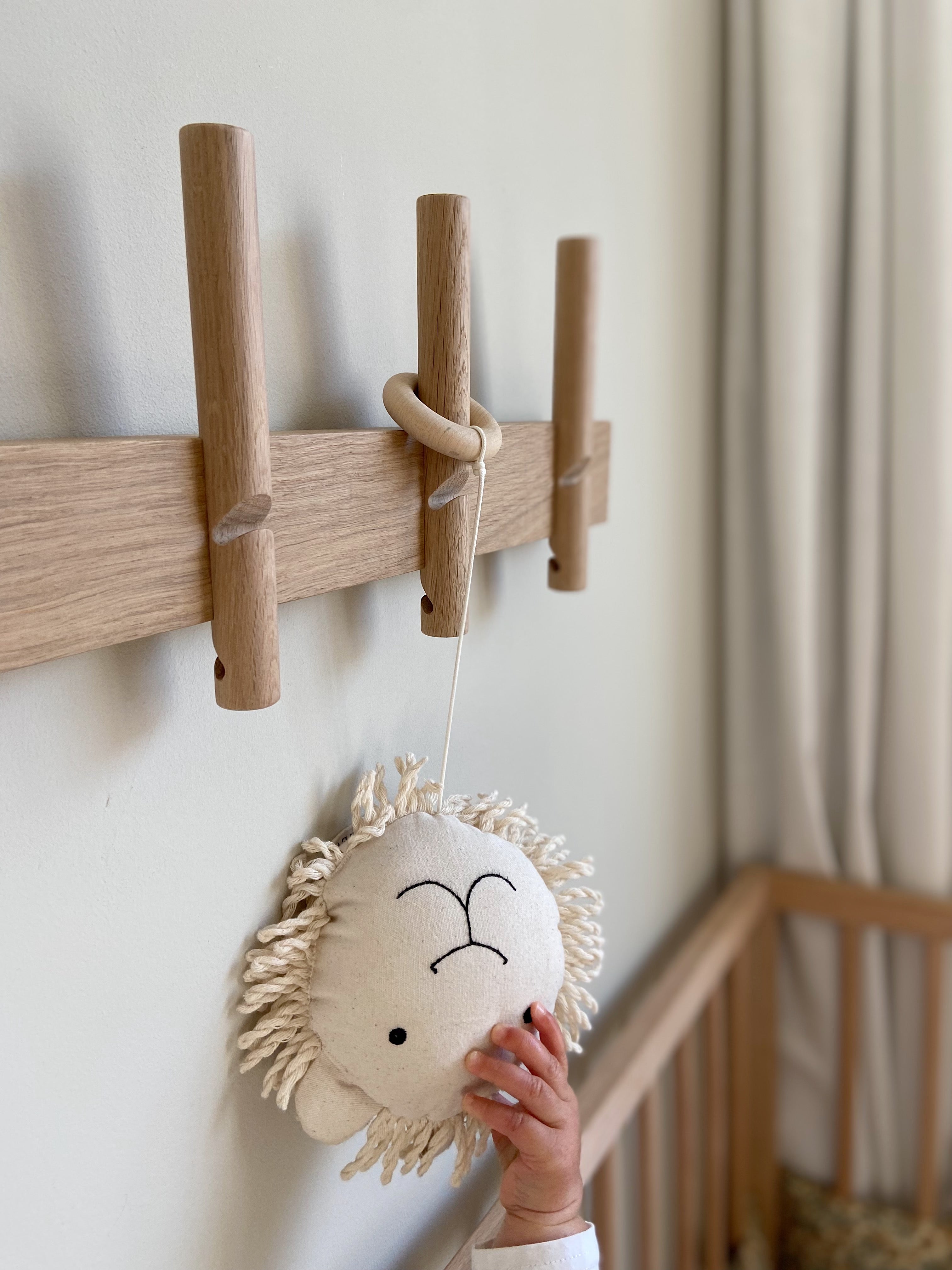 Knagerække i egetræ 