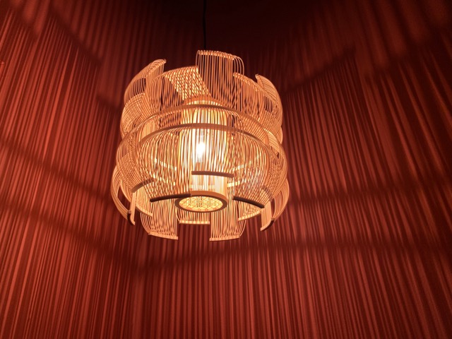 Loftlampe med tråde detaljer