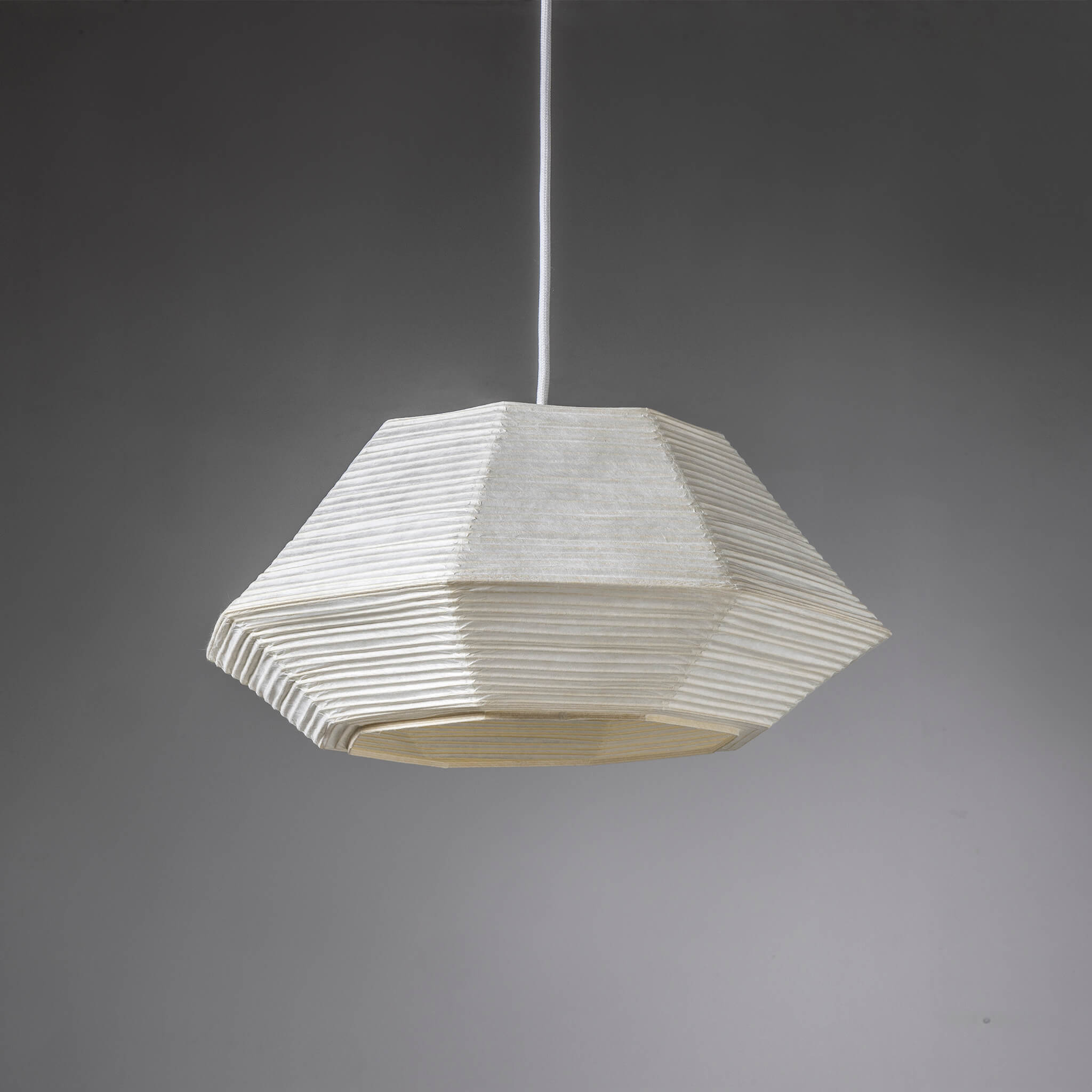 Loftlampe uden lys