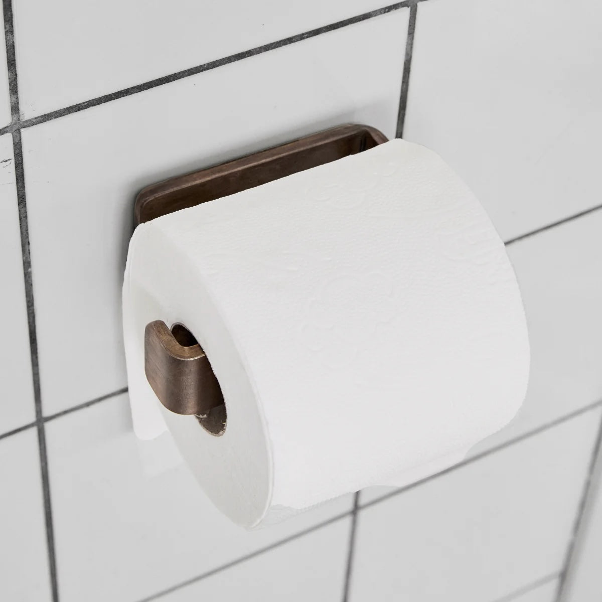 Toiletrulleholder i bruneret messing