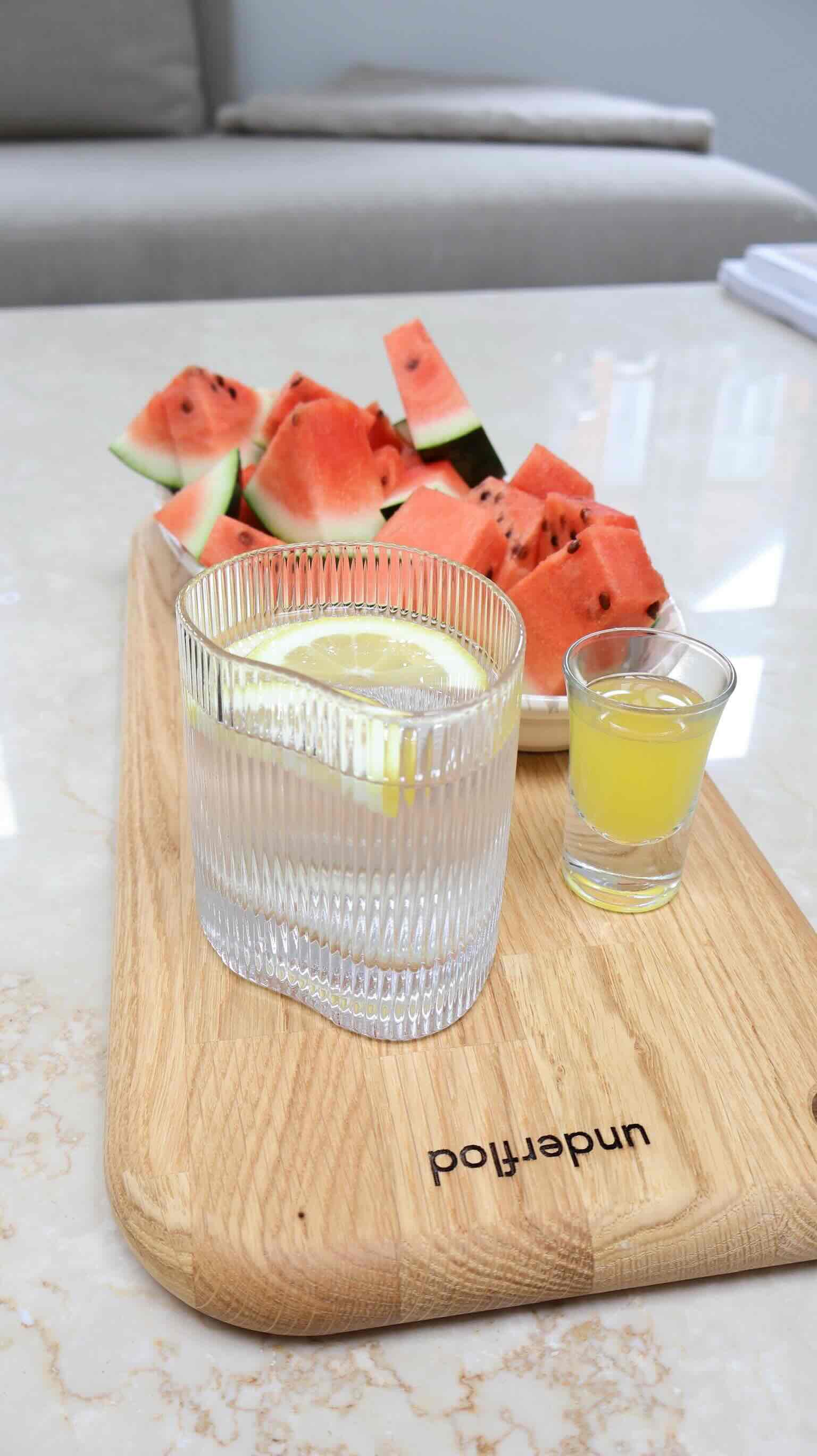 Ingefærshot og citronvand