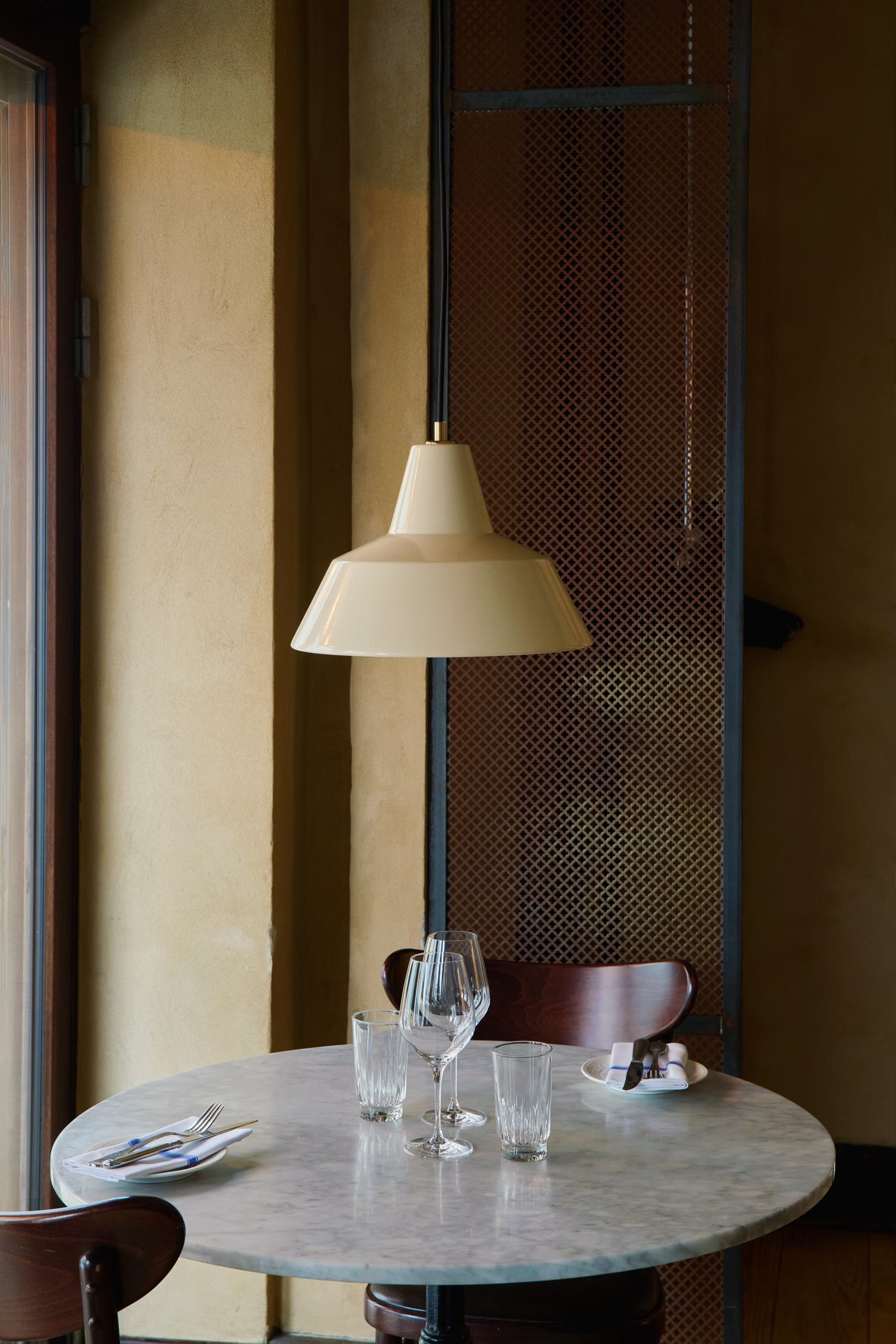 Workshop Anniversary pendel, butter yellow - Made By Hand