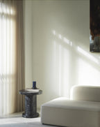 Modul sofa og sort bord