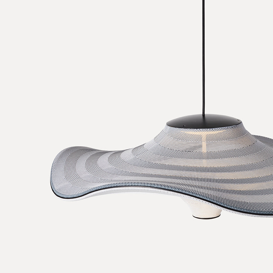 Loftlampe i hvid og sort 