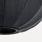 Nærbillede af lampe i sort 