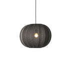 Loftlampe i sort stof med sort ledning