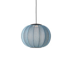 Rund loftlampe i blå med sort ledning