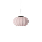 Loftlampe i babypink med sort ledning